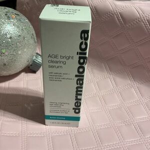 Dermalogica Age Bright Clearing Serum - White and Gray